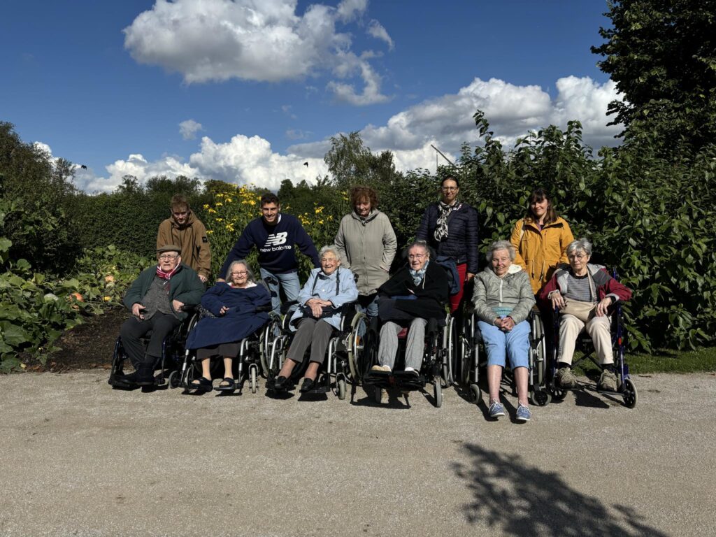 Animation du mois de septembre 2024 à l'EHPAD de l'Arche Lille : Sortie au parc Mosaïc